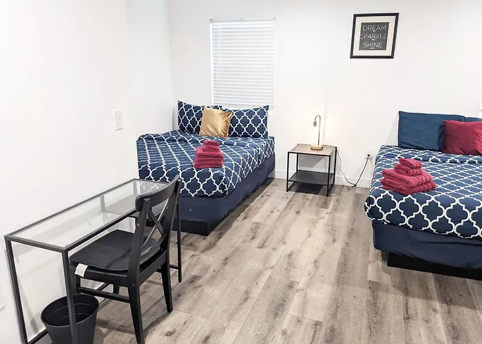 Modern 3Br Home In Mid-City