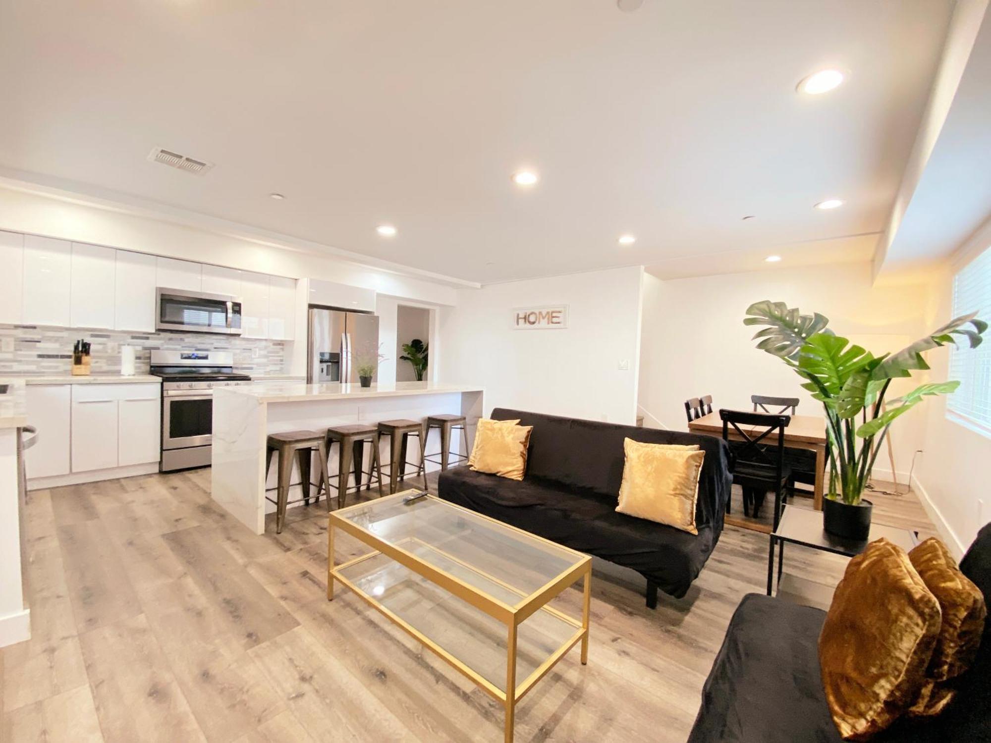 Modern 3br In Mid-city