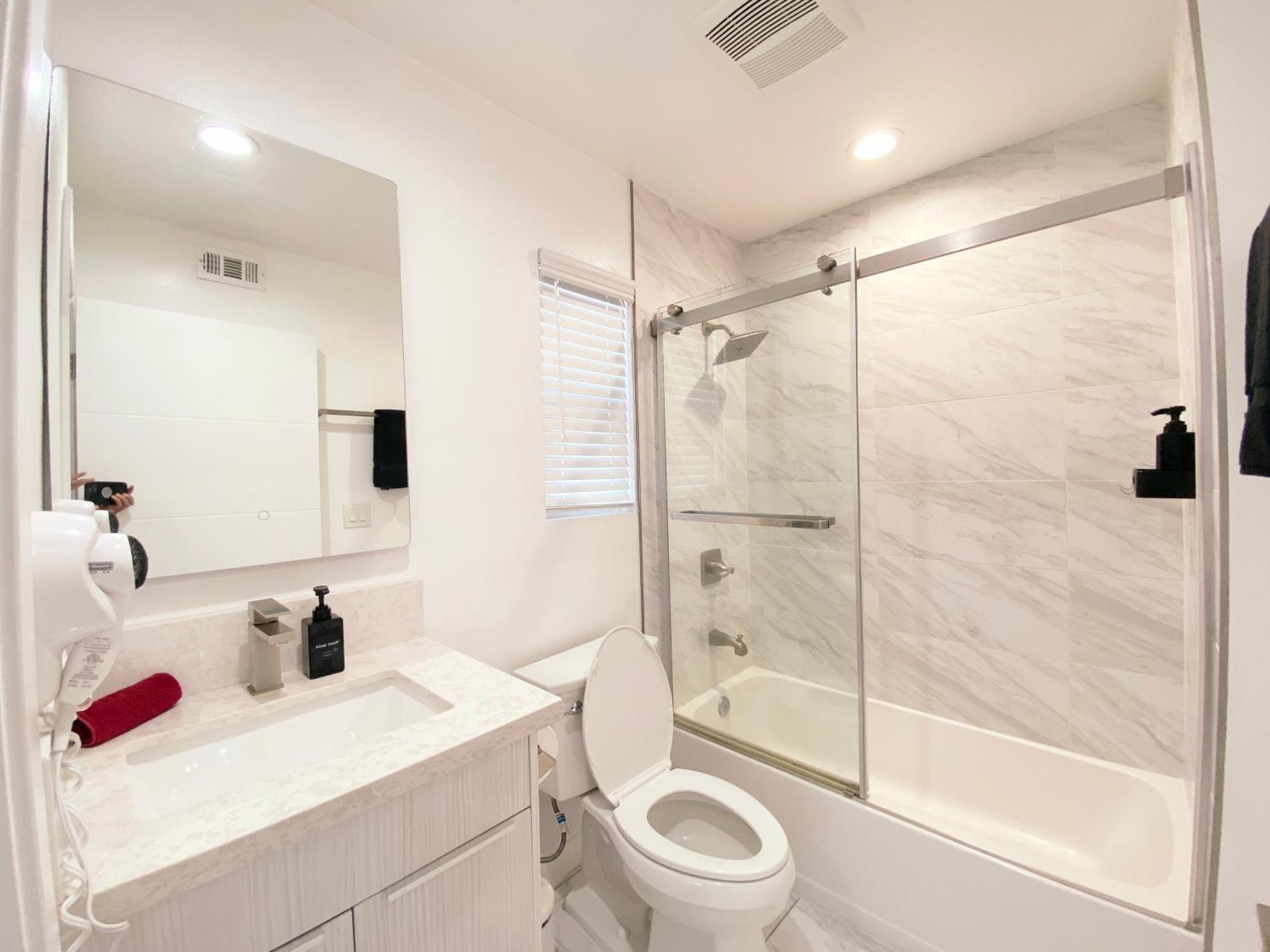 Modern 3br In Mid-city Ferienhaus *